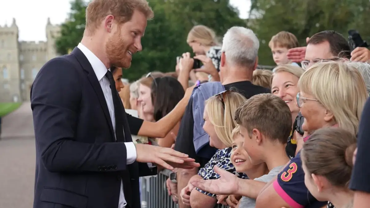 El duque de Sussex da las gracias a Isabel II por su sonrisa contagiosa