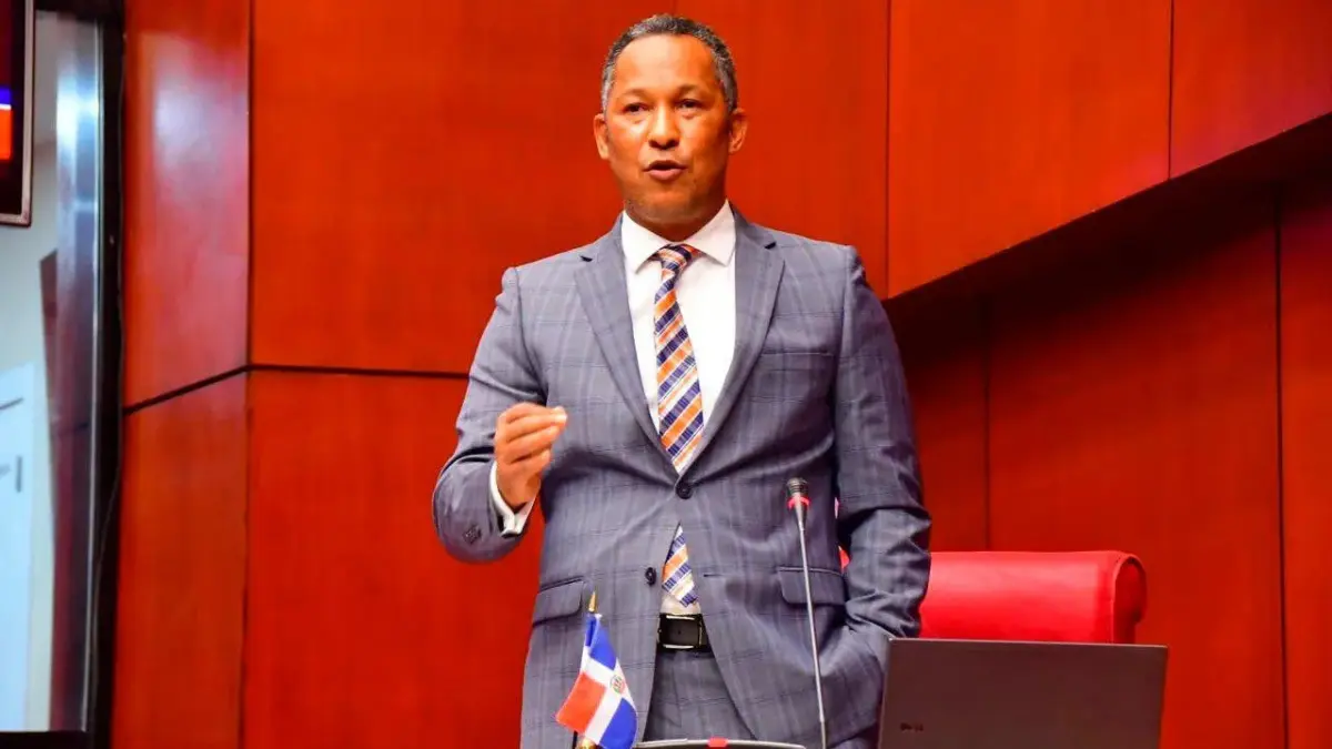 En Cámara de Cuentas hay denuncias de acoso sexual y hubo reunión donde se presentaron pruebas, denuncia senador