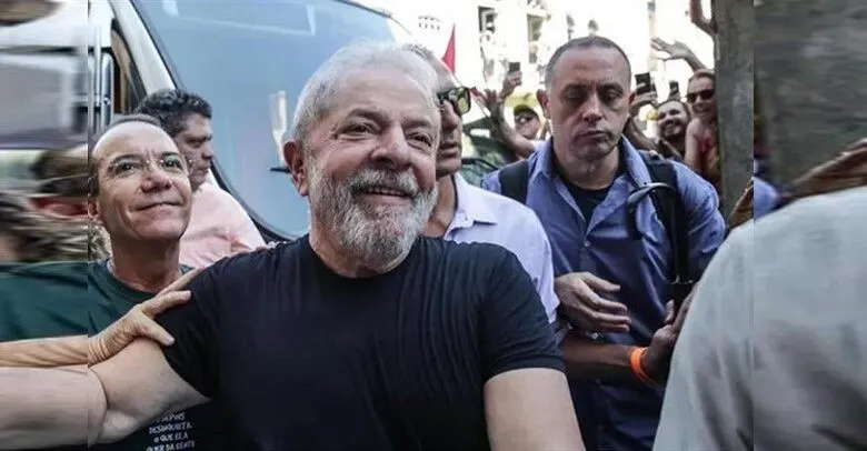 Lula Silva quiere copiar modelo español para proteger repartidores de aplicaciones