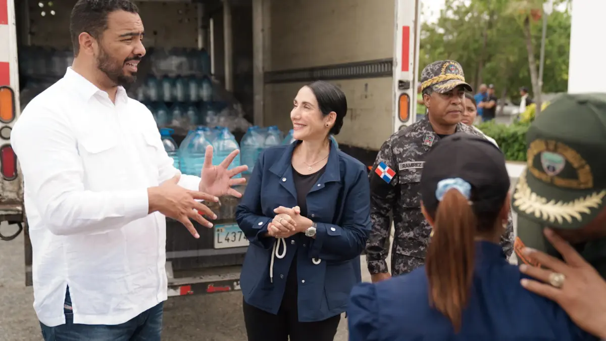 Primera dama distribuye donaciones recibidas entre organizaciones e Iglesias