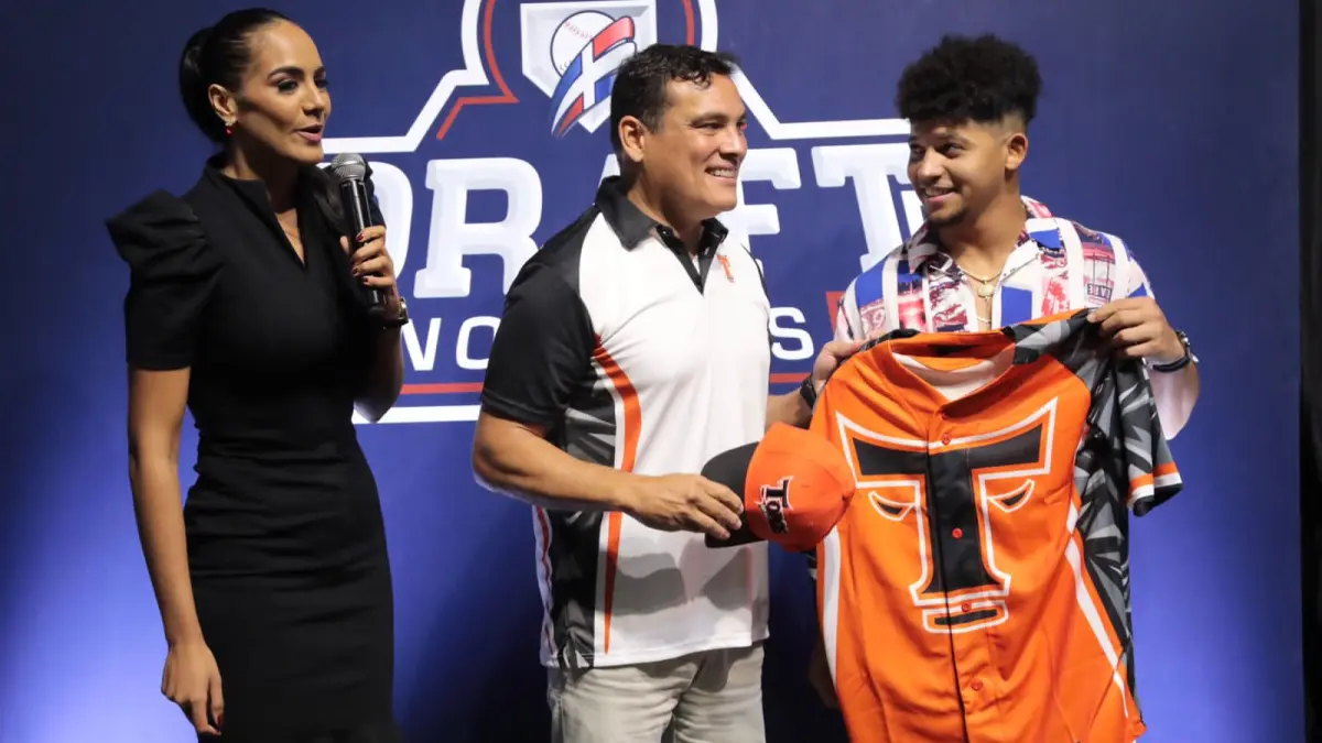 Toros del Este escogen a Adael Amador como primera selección del Draft de Novatos de LIDOM