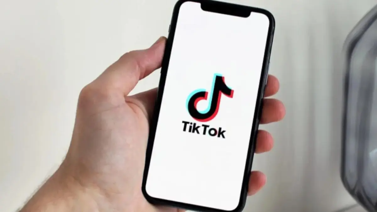 TikTok prohíbe a los partidos políticos monetizar en la plataforma