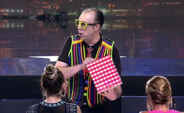 Mago semifinalista de “Got Talent”, muere durante actuación