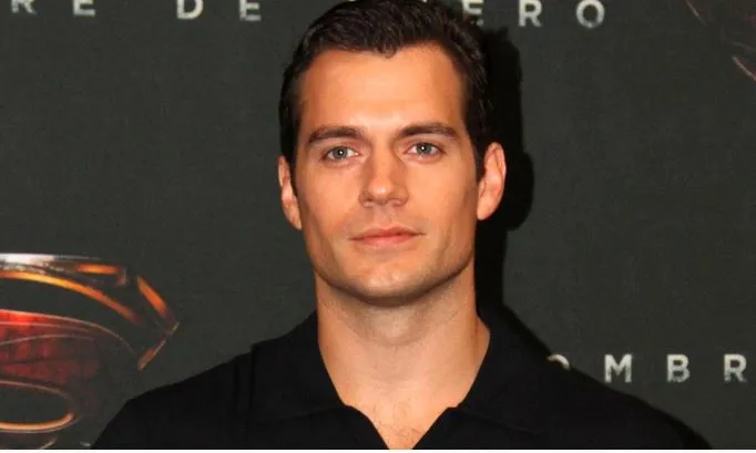 Henry Cavill confirma que volverá a dar vida a Superman