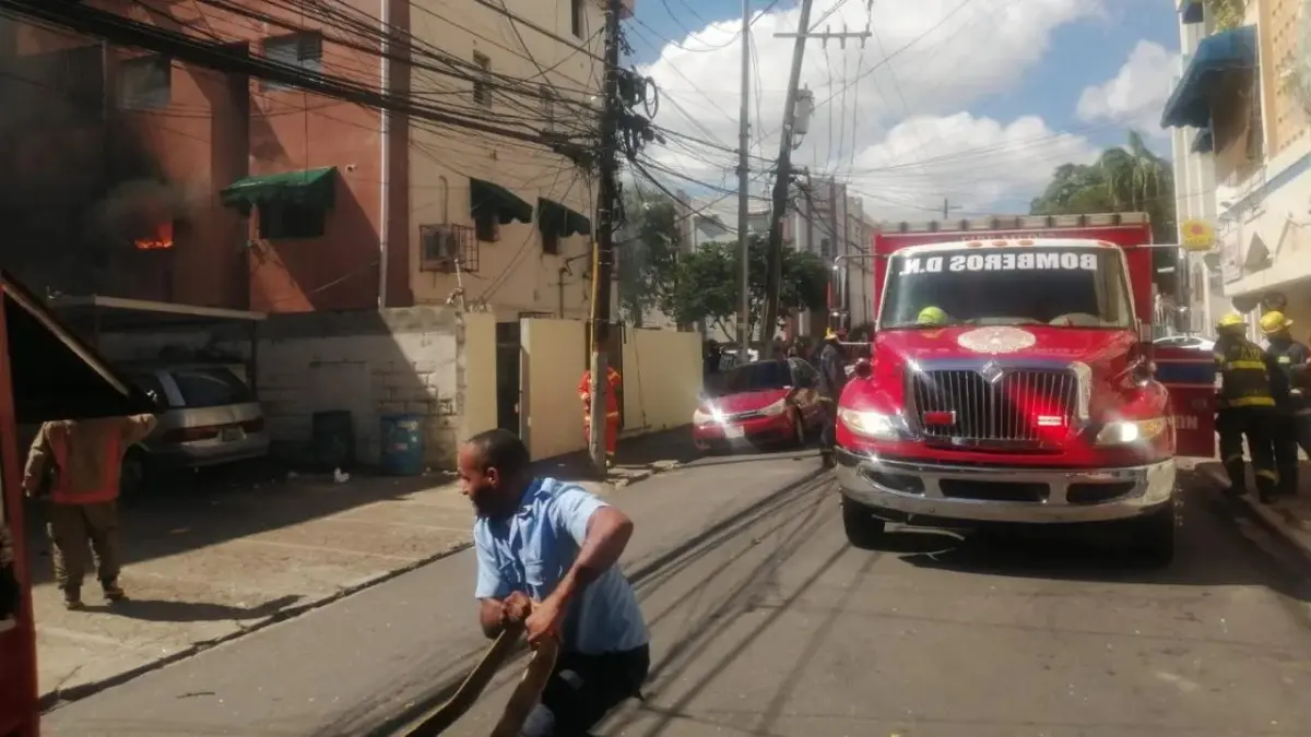 Explosión en apartamento deja una persona herida en sector Don Bosco