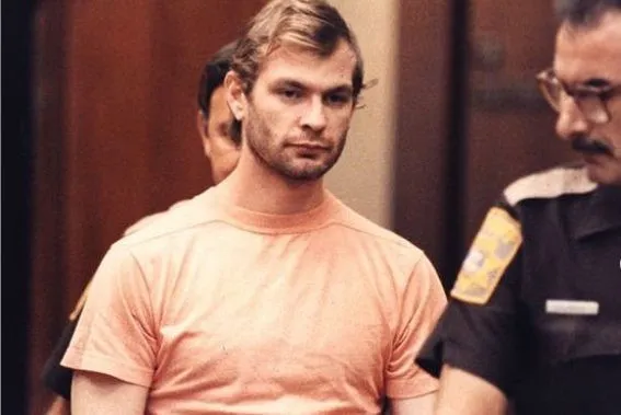 ¿Cómo murió Jeffrey Dahmer y quién fue el asesino del carnicero de Milwaukee?
