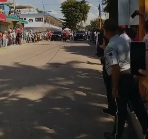 Consideran no es suficiente con destitución de agente de la Digesett que apoyó carrera en Elías Piña