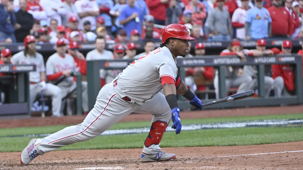 Con la ayuda de Segura, Phillies sorprende a Cardenales en primer juego de comodines