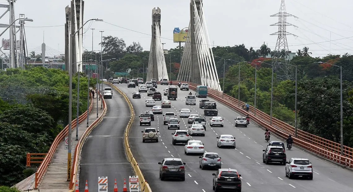 Obras Públicas da toques finales reparación puente Duarte