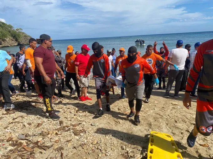 Autoridades identifican un fallecido y 4 sobrevivientes de naufragio en Cabrera
