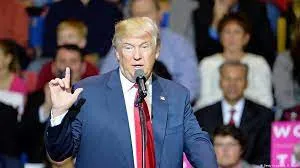 Trump reitera que quieren silenciarlo y es víctima de una cacería de brujas