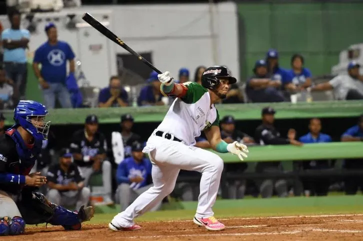 Estrellas vencen al Licey con rally de tres en el cierre del noveno