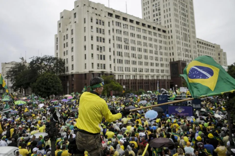 El bolsonarismo se rebela contra las elecciones y exige un golpe contra Lula