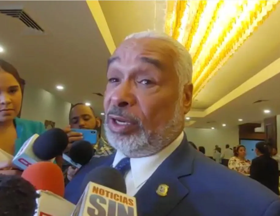 Radhamés Camacho a ministro de Educación: Más que estar diciendo cosas él lo que tiene que accionar