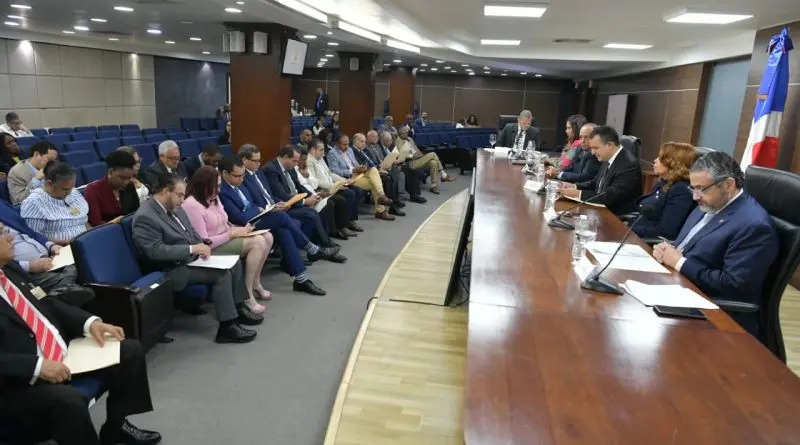 PRM pide a la JCE precisar prohibición de reuniones y mitines partidarios