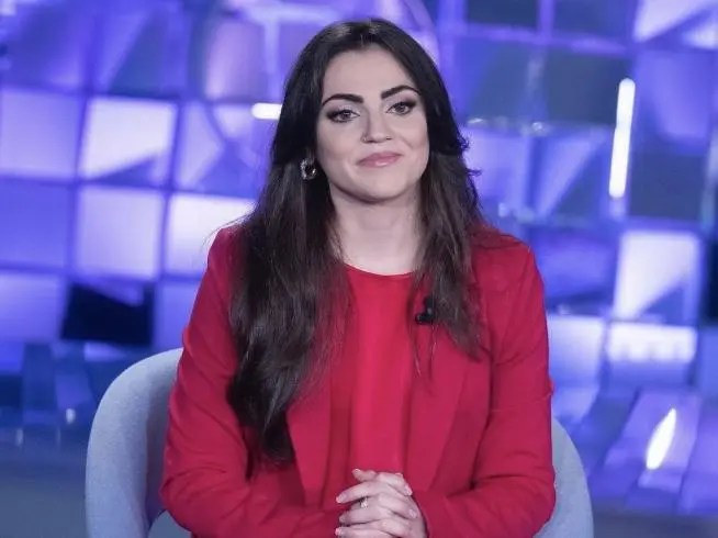 Monja que ganó La Voz en Italia cuelga los hábitos