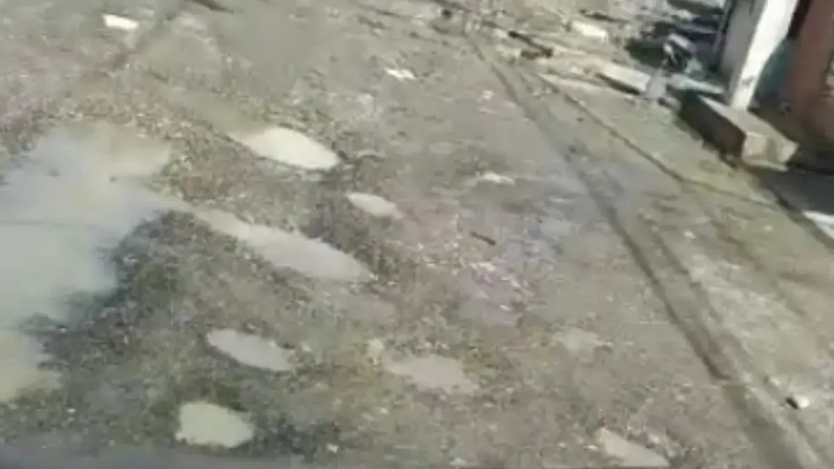 Video: Residente de Arroyo Bonito muestra el deterioro de las calles de la comunidad