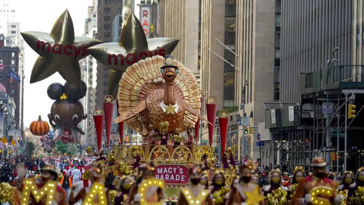 Globos y estrellas animan el gran desfile de Acción de Gracias de Nueva York