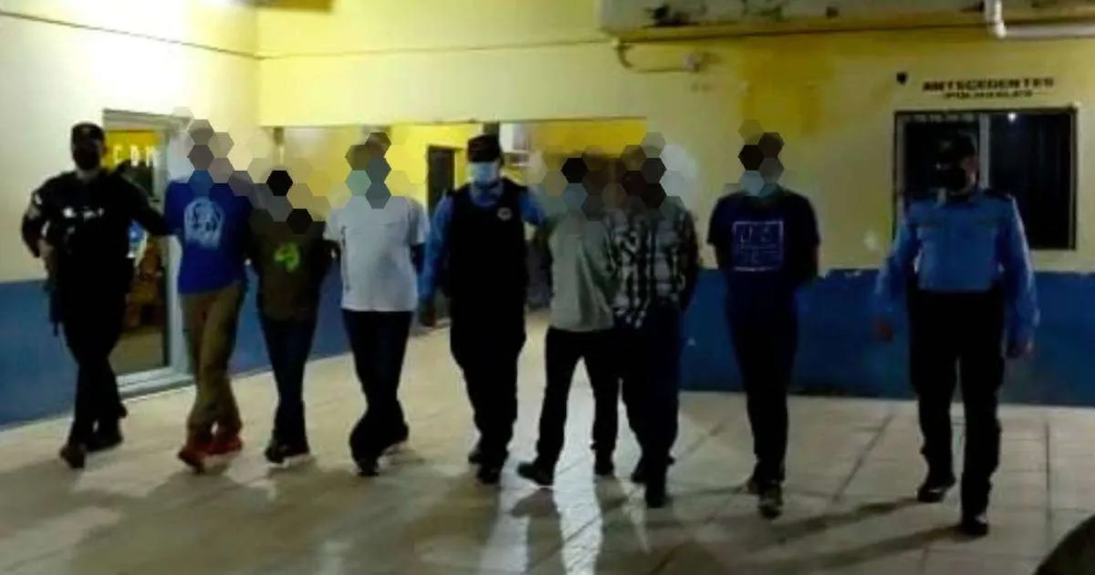 Honduras detiene a 45 migrantes de Cuba y 11 posibles traficantes de personas