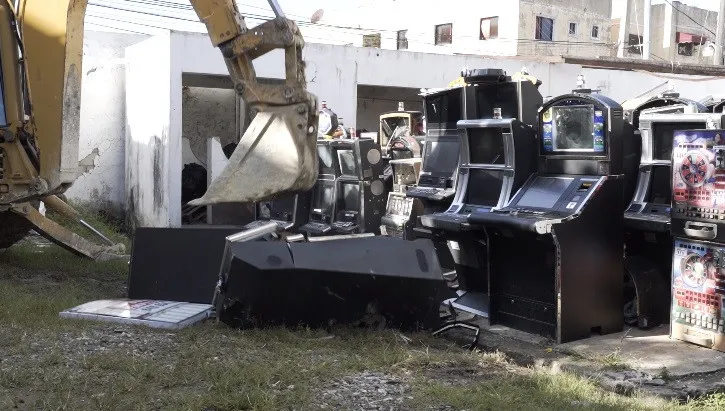 Hacienda afirma en 2022 ha demolido más de 5 mil máquinas de juegos de azar