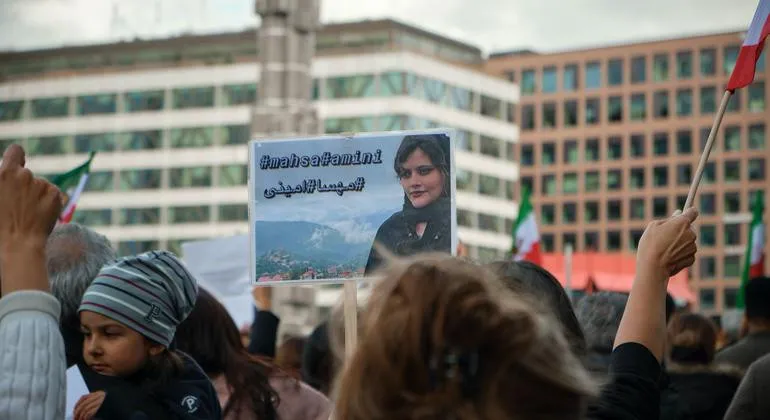 Consejo Derechos Humanos ONU aprueba misión para investigar represión en Irán