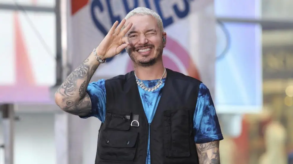 J Balvin y Omega se unen en KLK, un merengue electrónico
