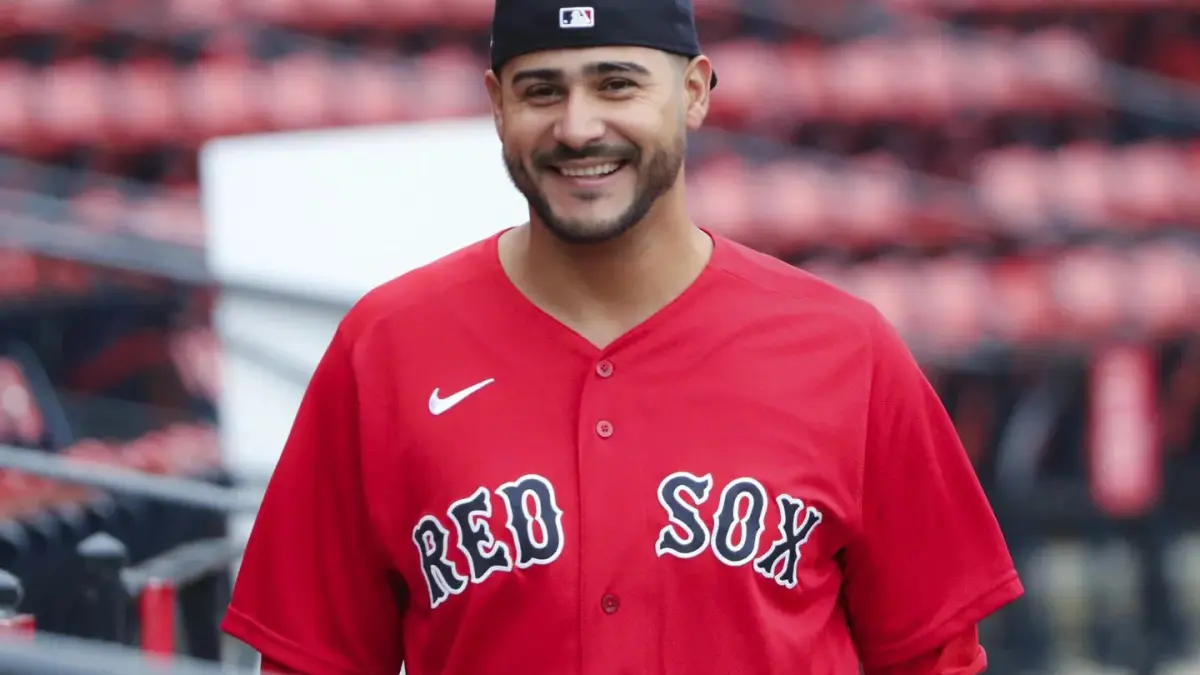 El venezolano Pérez seguirá con Texas en el 2023 en las Grandes Ligas