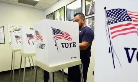 Dos de cada tres latinos votaron demócrata en comicios de EEUU, según sondeo