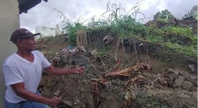 Afectados por derrumbes de viviendas encuentran osamentas en patios; piden ayuda a las autoridades