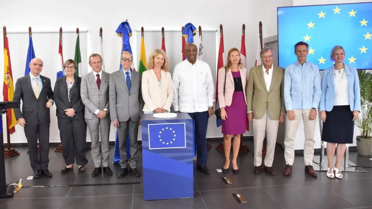 Ministro Almonte destaca esfuerzo Gobierno para fomentar desarrollo energías renovables