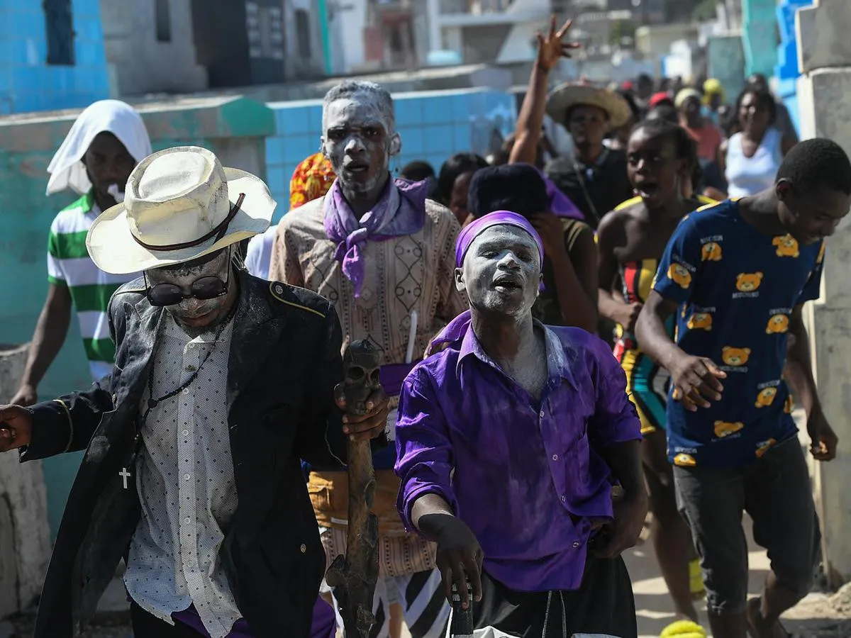 Haití celebra su fiesta vudú de los muertos pese a la crisis y la inseguridad