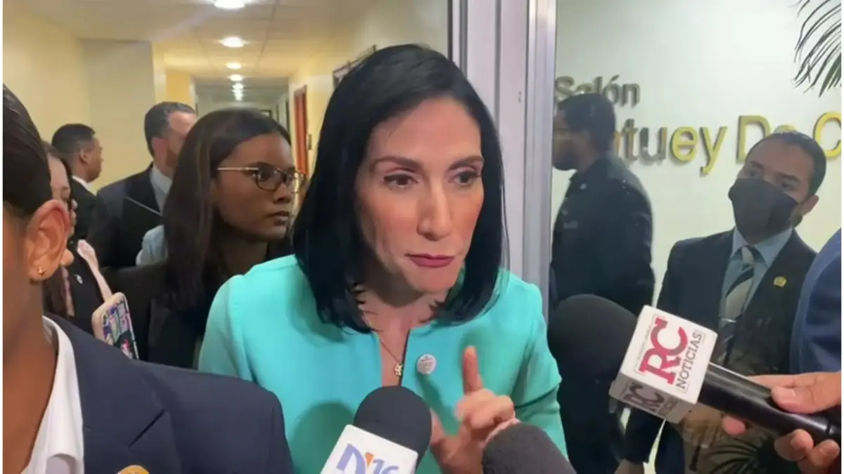 Primera dama niega RD haya expulsado cerca de mil 800 niños haitianos sin sus padres