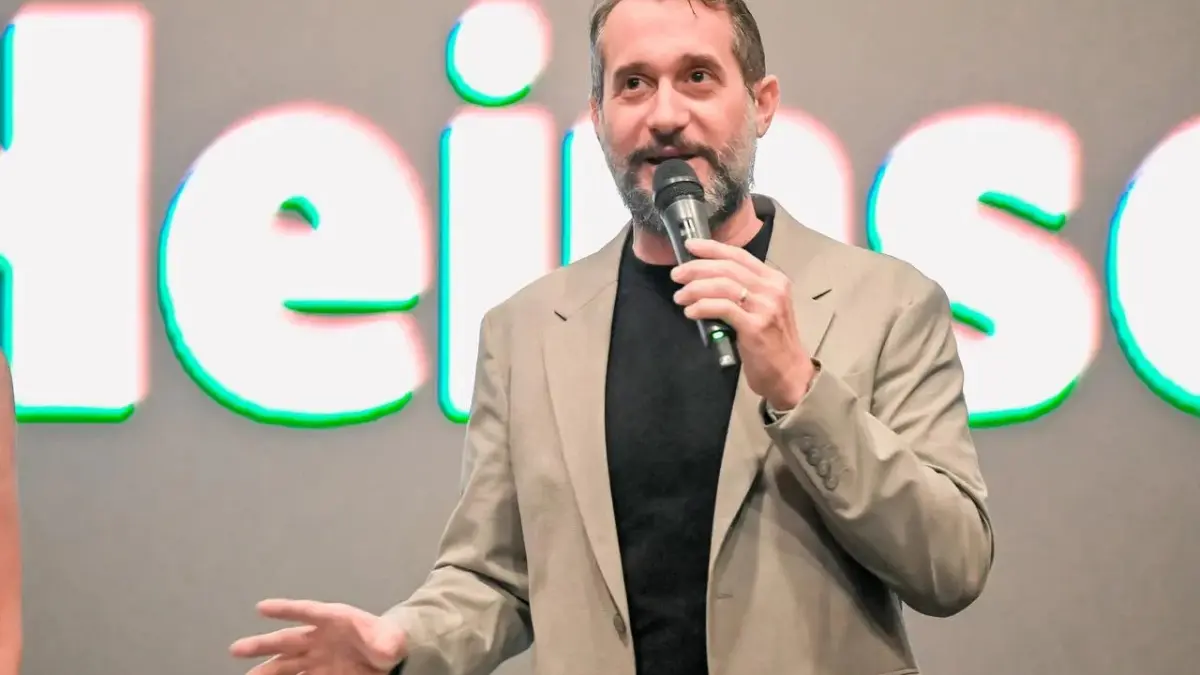 Carlos Sánchez estrena documental “El humor en los tiempos del COVID”