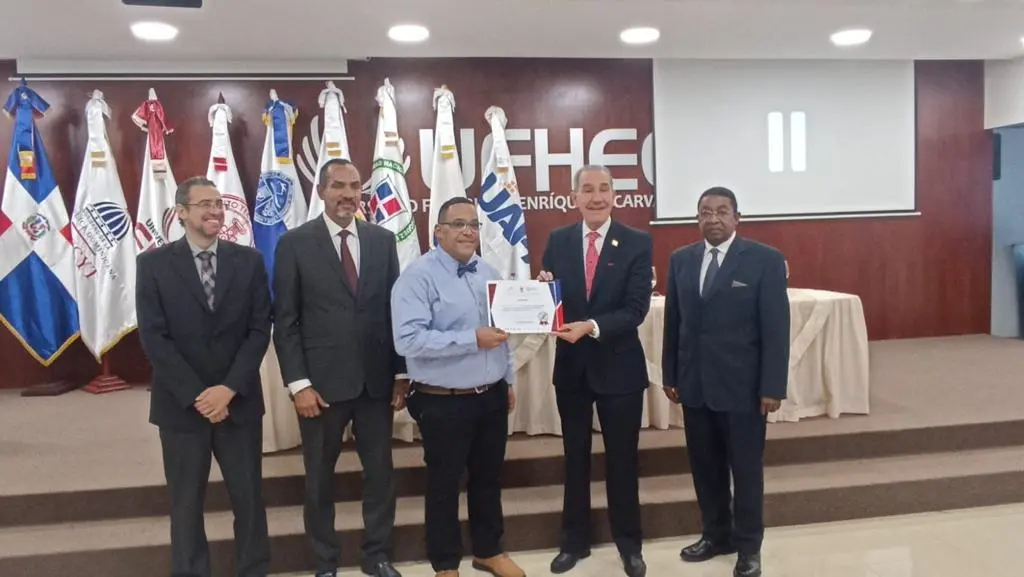 MESCYT entrega premios estudiantil en Investigación Científica y Tecnológica 2022