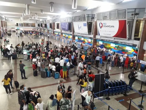 La gracia navideña aplicará para todos los dominicanos que ingresen al país por vía aérea o marítima, siempre que el valor FOB de los bienes transportados no supere el monto que será anunciado oficialmente.