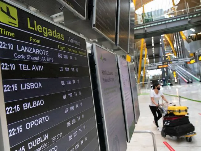 Un cohete chino sin control provoca el cierre de varios aeropuertos españoles