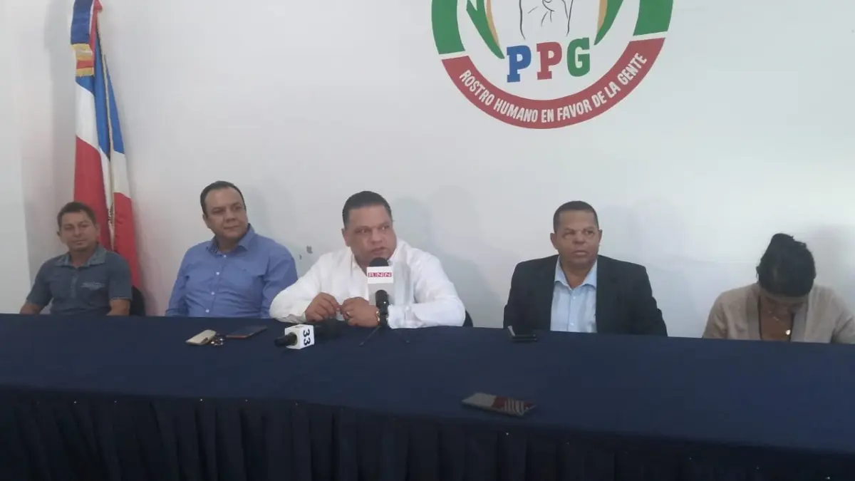 Transportistas del Partido Primero la Gente piden al INTRANT y la DIGESETT sacar de rutas de concho a los haitianos