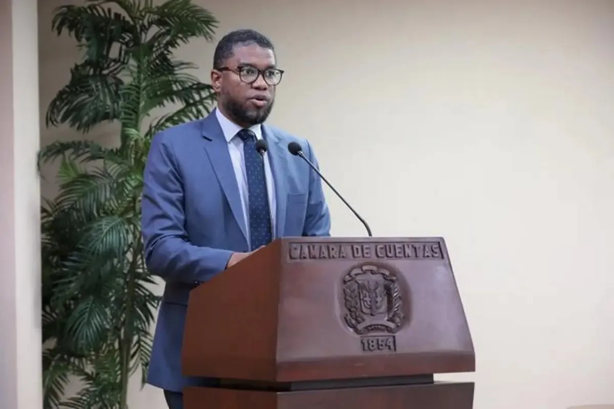 Empleadas que acusan al presidente Cámara de Cuentas de acoso laboral y sexual son interrogadas por la PGR