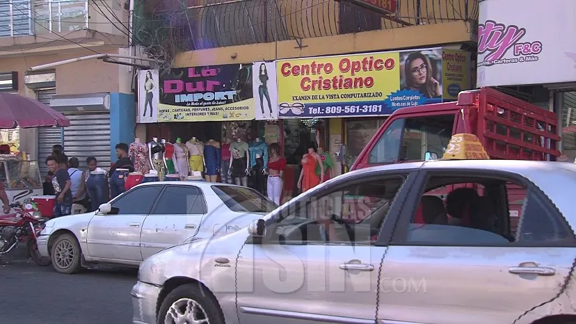 Gobierno inicia entrega del doble sueldo; comerciantes esperan aumento en las ventas