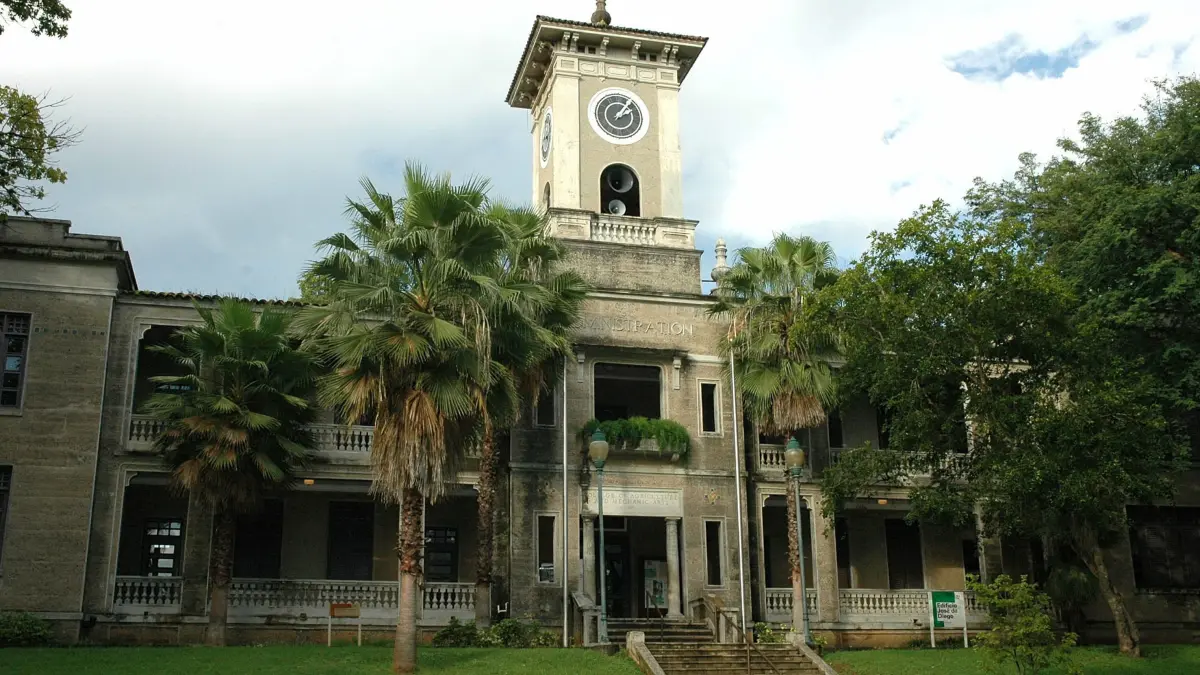 Desalojan una universidad de Puerto Rico por amenaza de artefacto explosivo