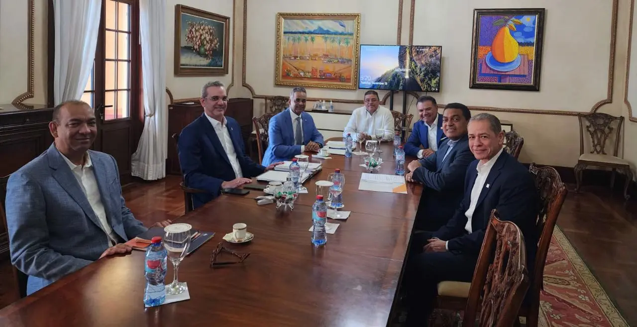 Trazan estrategias para los juegos de la región Santo Domingo 2026