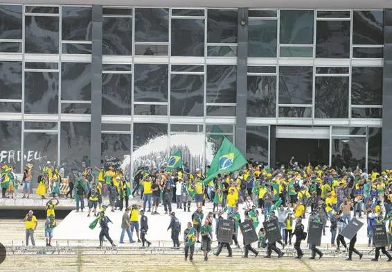 El 55% de brasileños considera a Bolsonaro responsable por actos golpistas