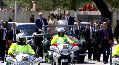 Lula llega a la Catedral de Brasilia y comienza la ceremonia de investidura
