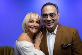 Gilberto Santa Rosa y Yolandita Monge comparten complicidad en estreno del vídeo musical “si te cansaste de mí”