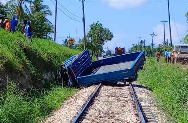 Muere chofer al sufrir infarto en bus escolar en Brasil