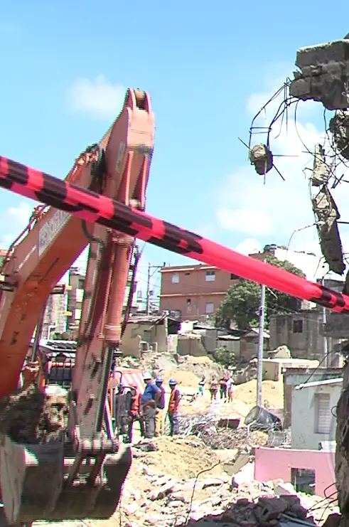 Familia afectada por derrumbe en Herrera exigen indemnización