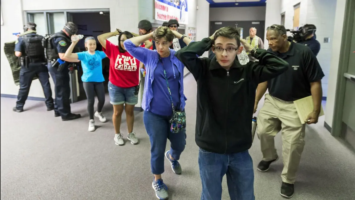 ¿Cómo preparar a un niño para un tiroteo escolar en Estados Unidos?