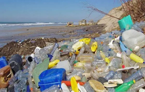 Ecuador lanza su plataforma de acción para reducir contaminación de plásticos