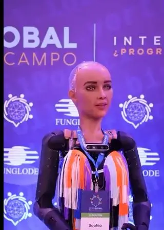Robot Sophia evalúa desarrollo de RD en últimos 40 años