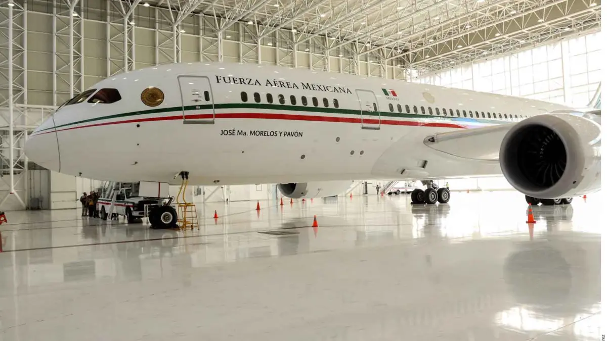 El presidente de México vende a Tayikistán el polémico avión presidencial